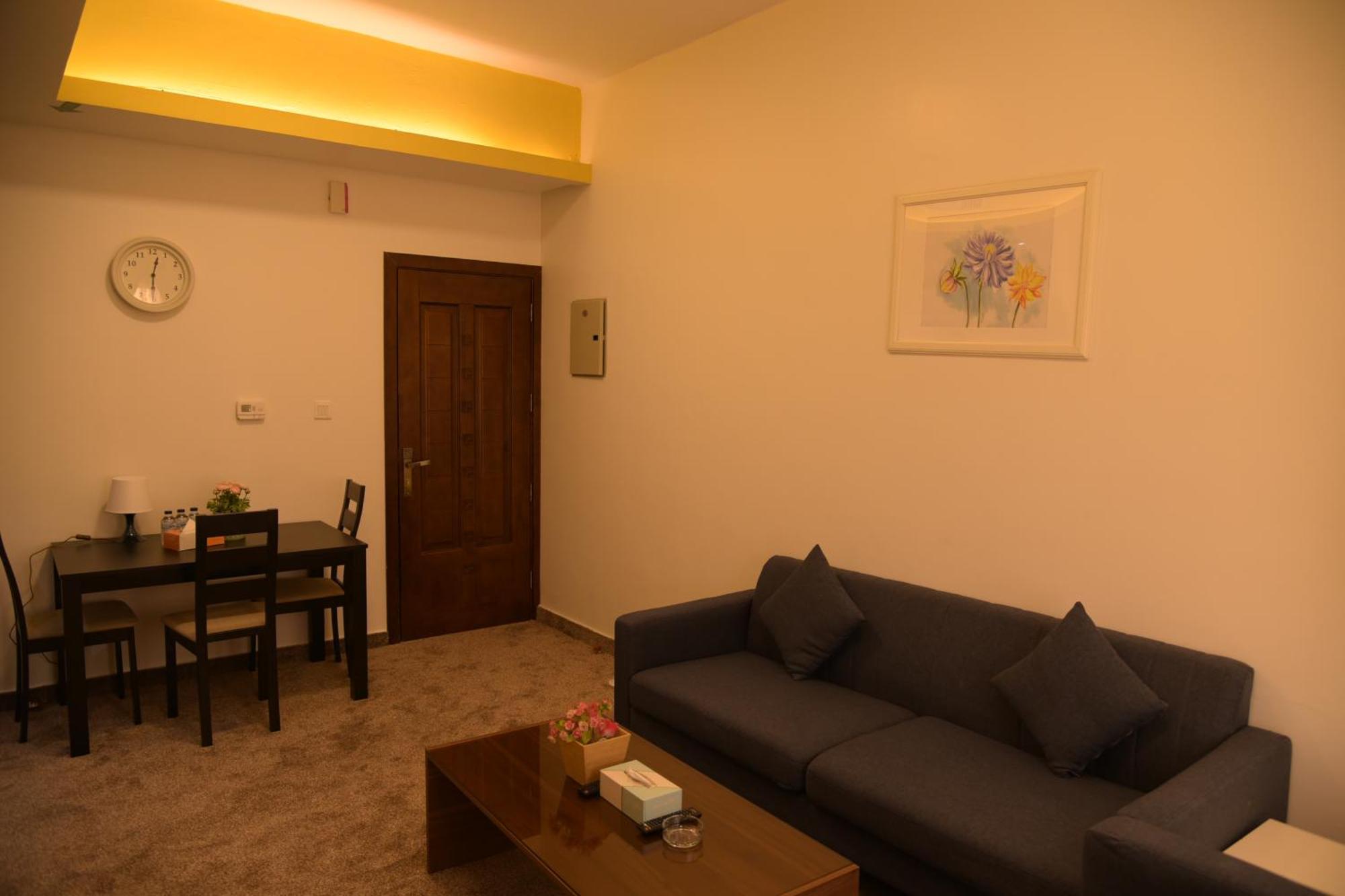 Dahlia Hotel Apartment Riggae Kuwait City Eksteriør bilde